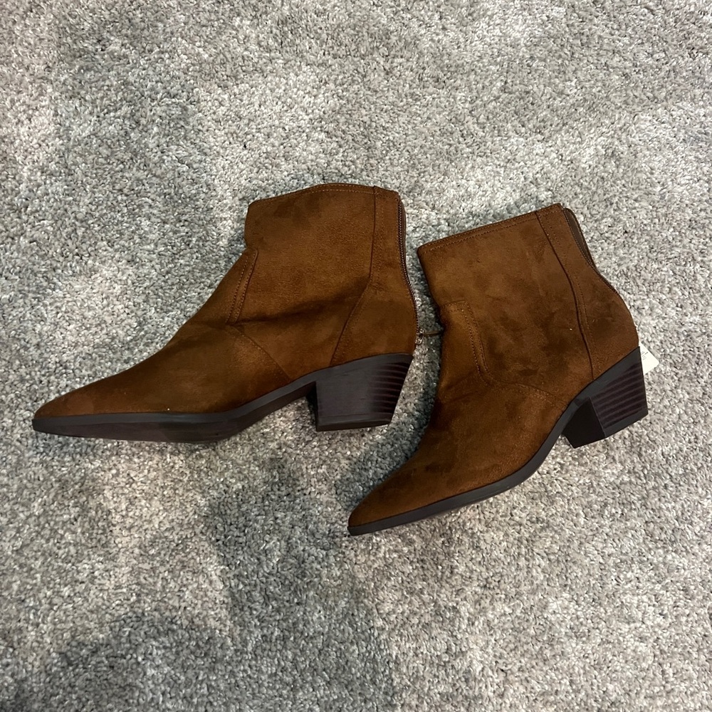 Banana Republic Brown Suede Booties